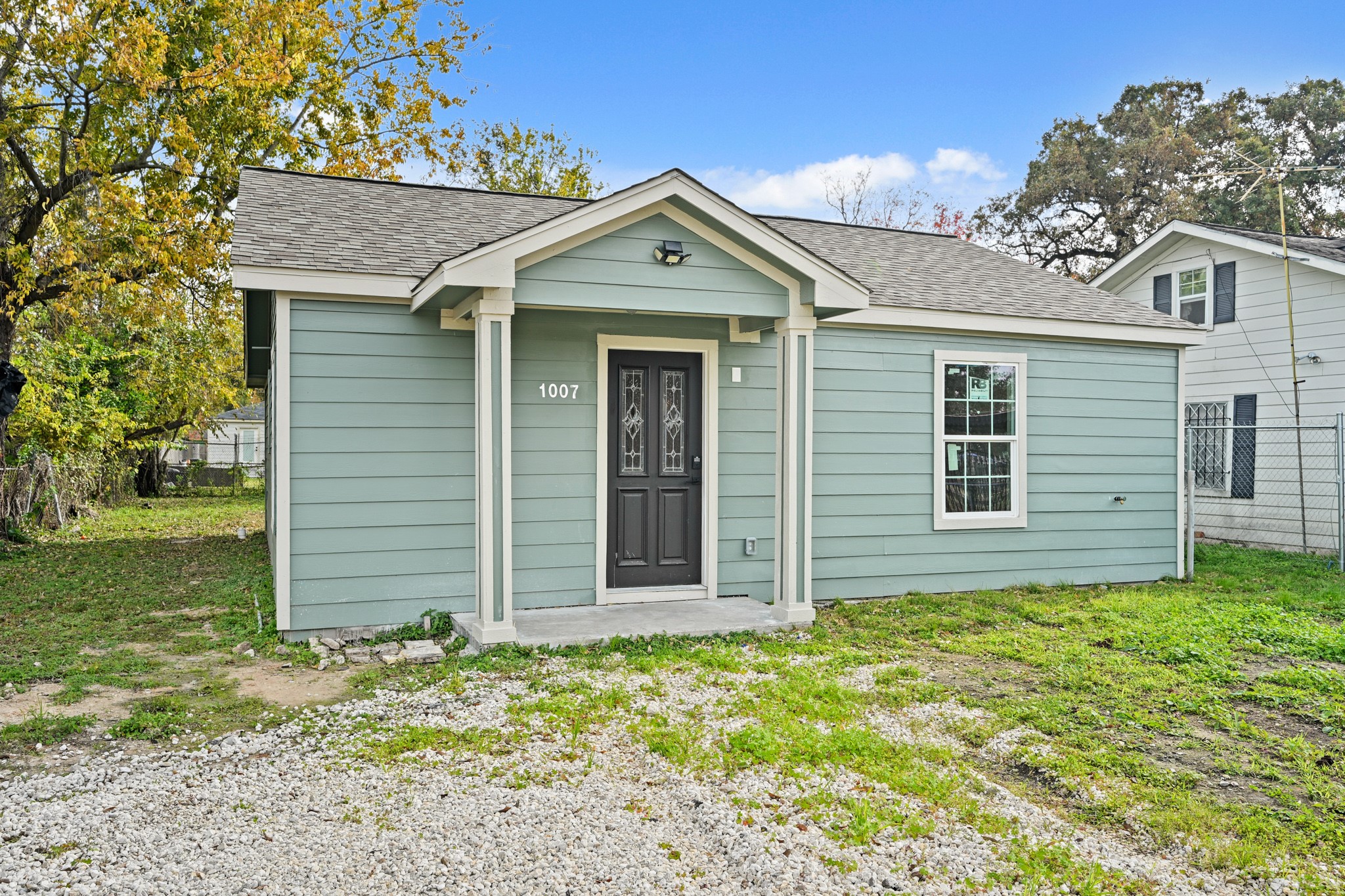 1007 Gazin Street Houston, TX 77020 - Photo 2 of 32