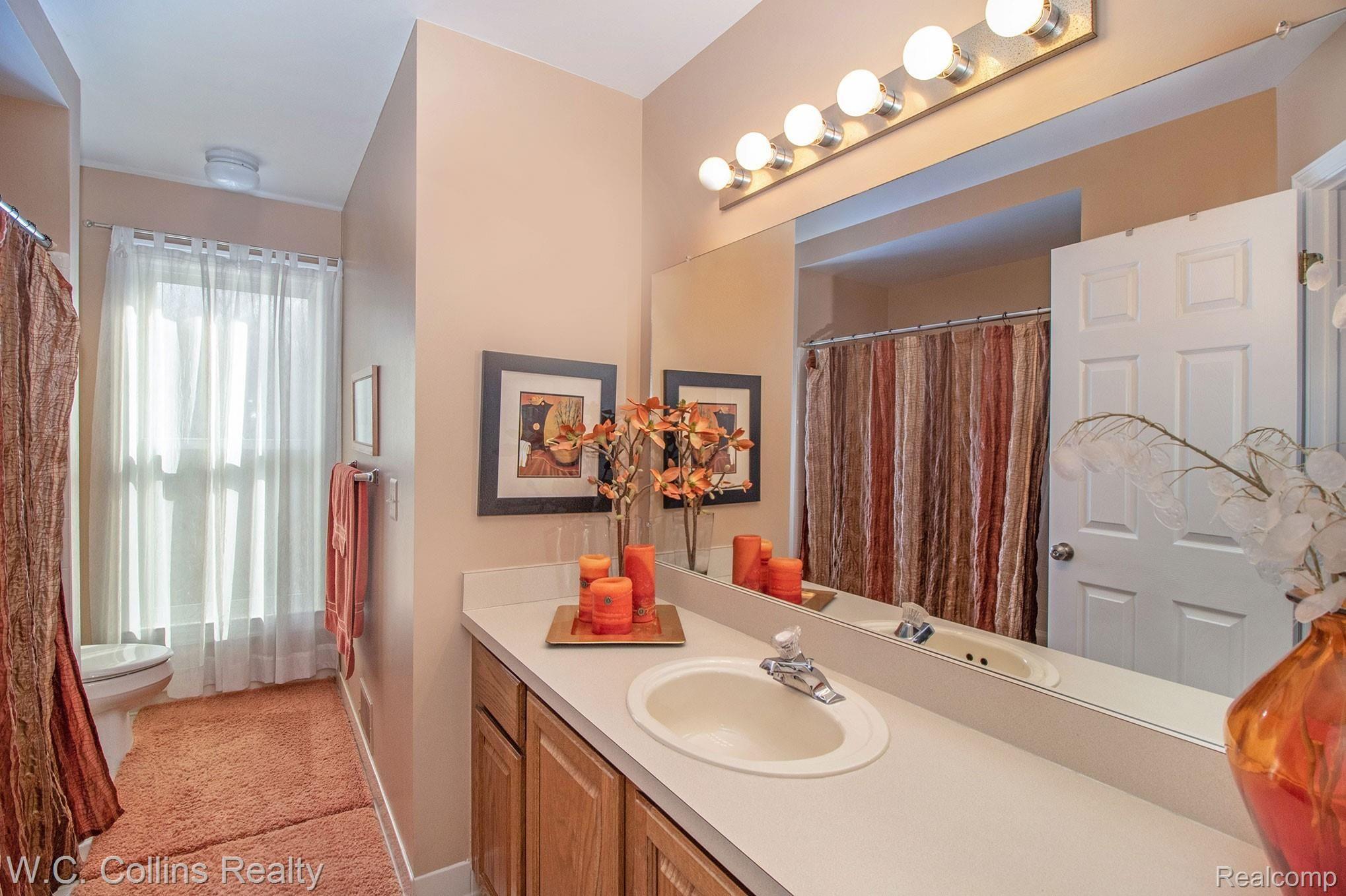 367 Jonathan Drive Rochester, MI 48307 - Photo 19 of 34 0N2A3985.jpg