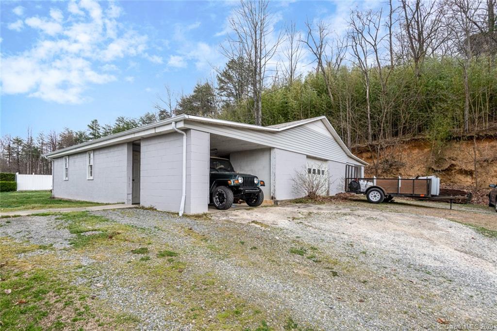 4628 Carswell Road Valdese, NC 28690 - Photo 9 of 35 Gallery Image 9