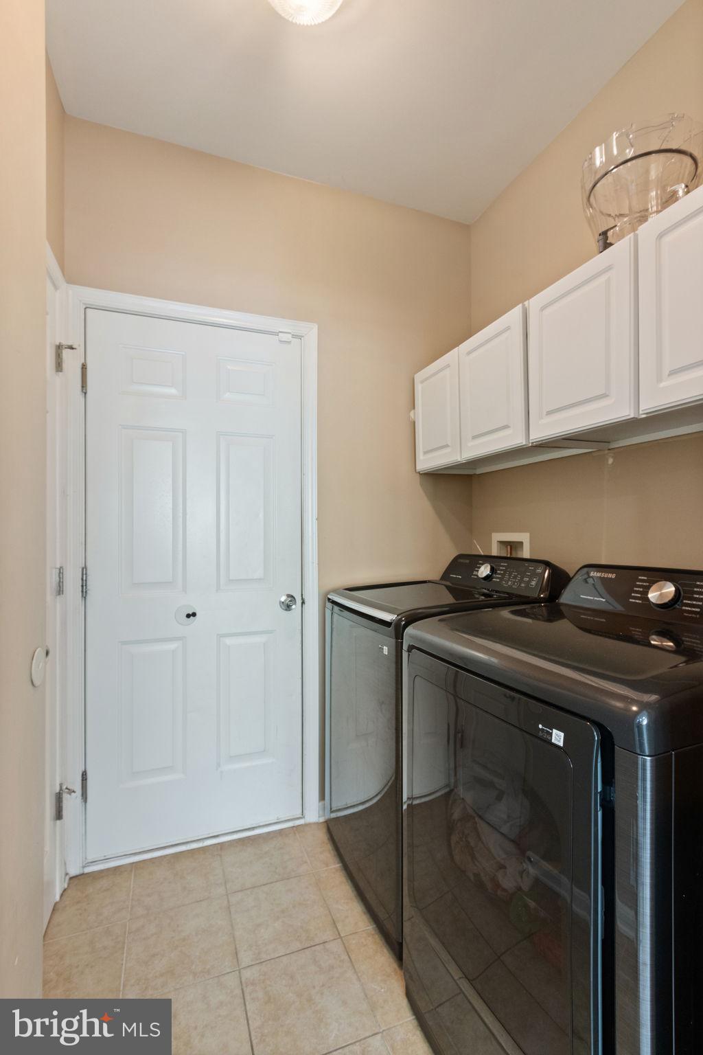 18 Dewitt Road Stafford, VA 22554 - Photo 28 of 73 a kitchen with stainless steel appliances granite countertop a stove and a refrigerator
