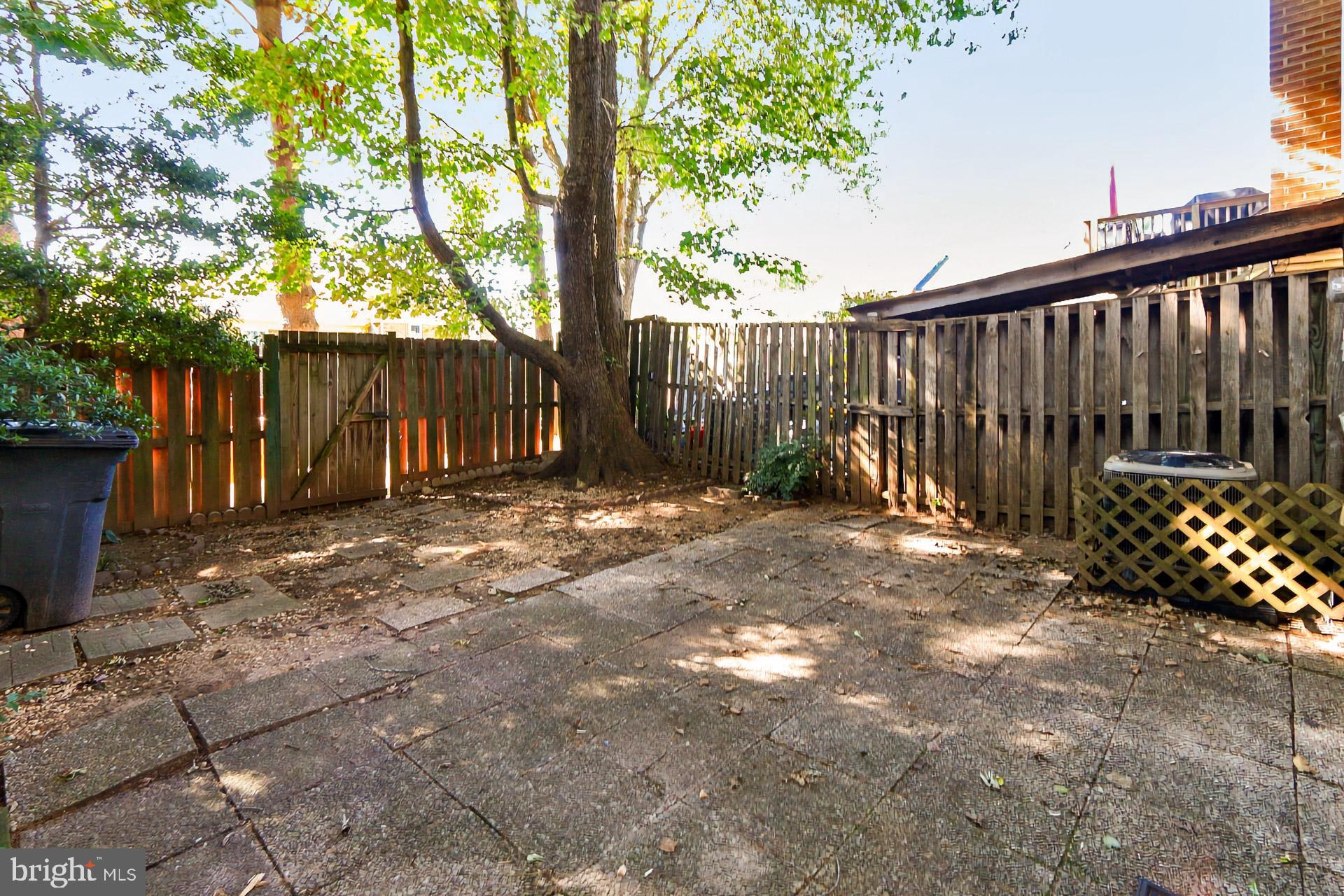 9849 Lakepointe Drive Burke, VA 22015 - Photo 23 of 27 Fully Fenced Rear Yard