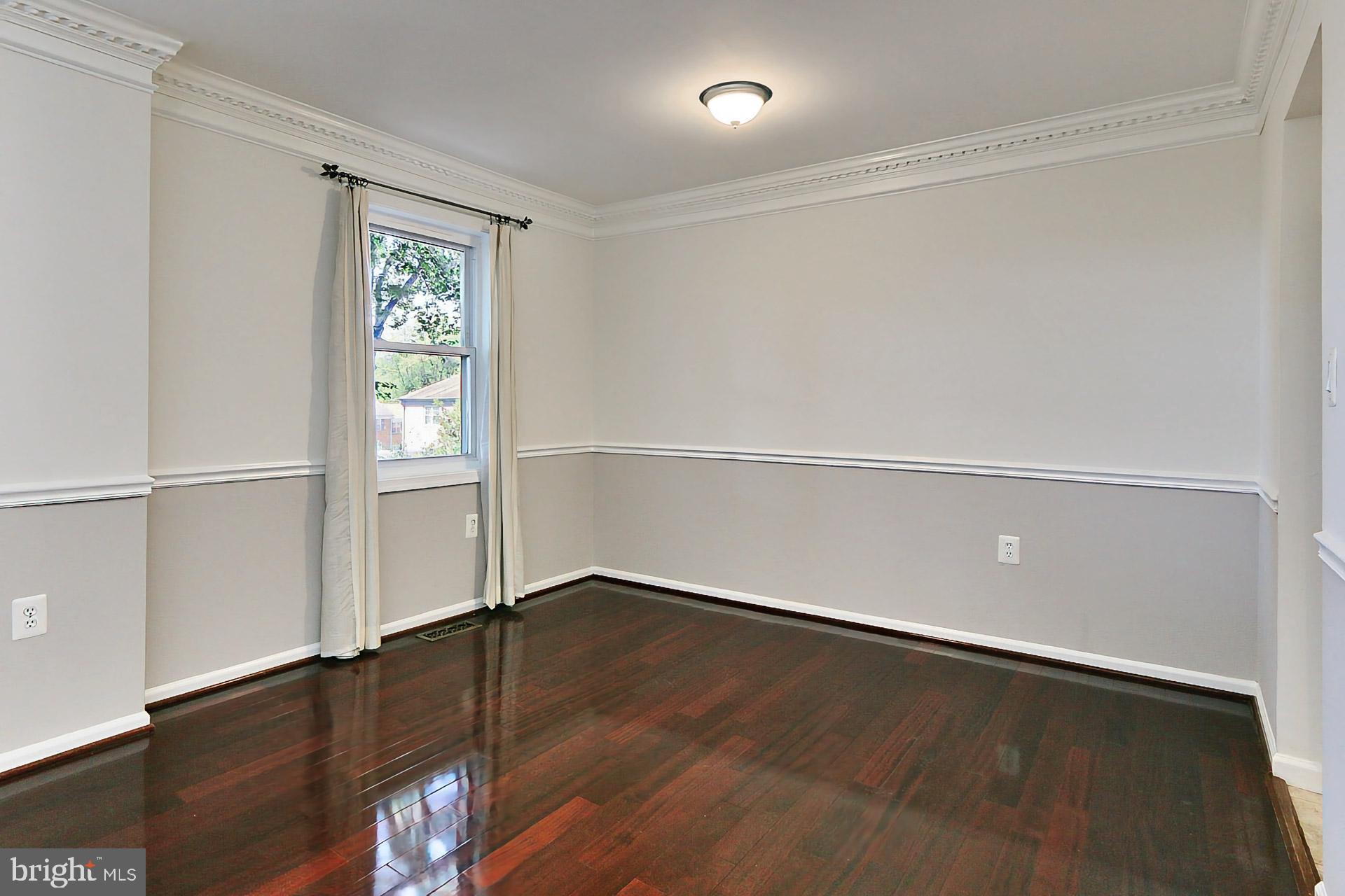 9849 Lakepointe Drive Burke, VA 22015 - Photo 5 of 27 Dining Room