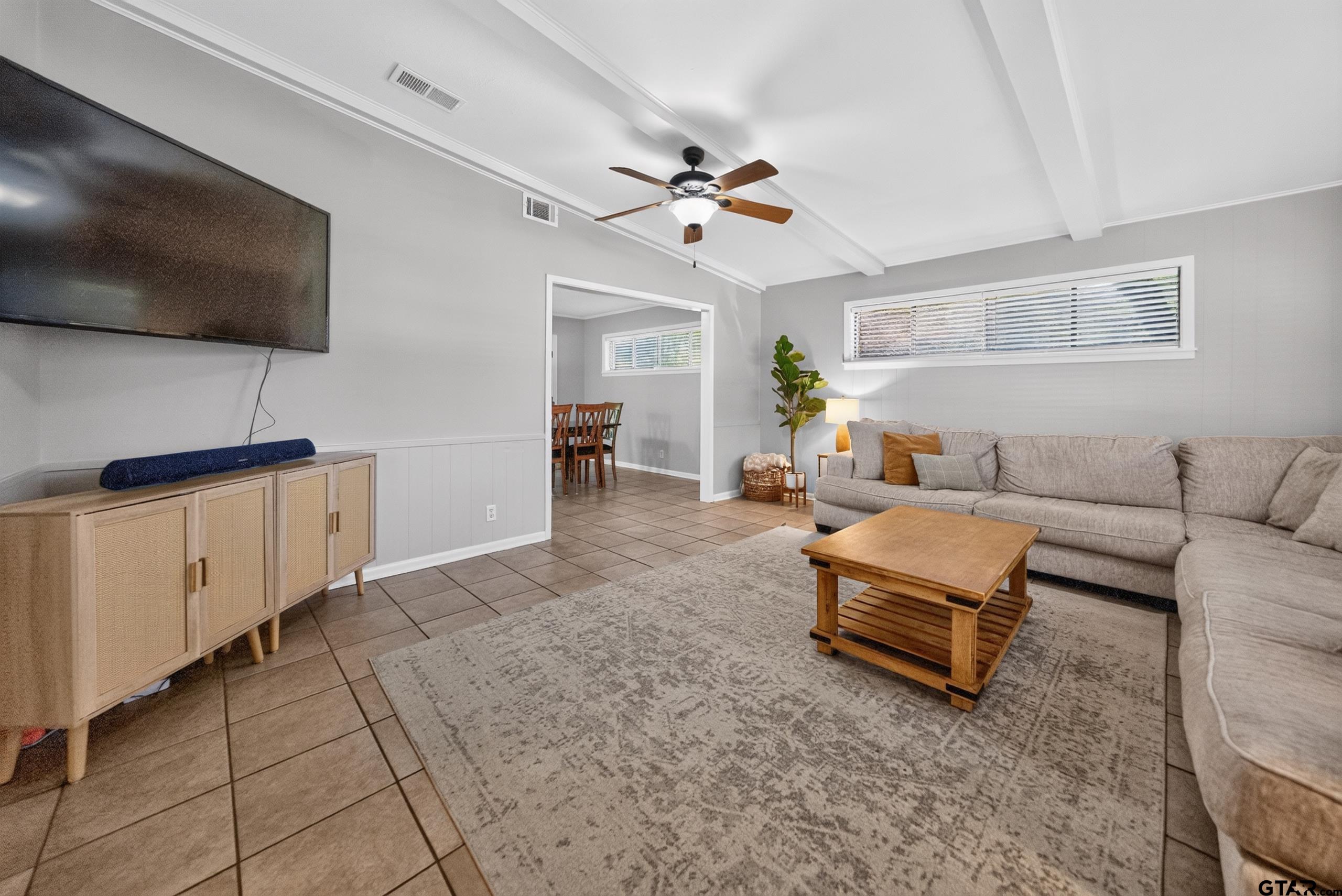 2425 Liveoak Street Jacksonville, TX 75766 - Photo 5 of 33
