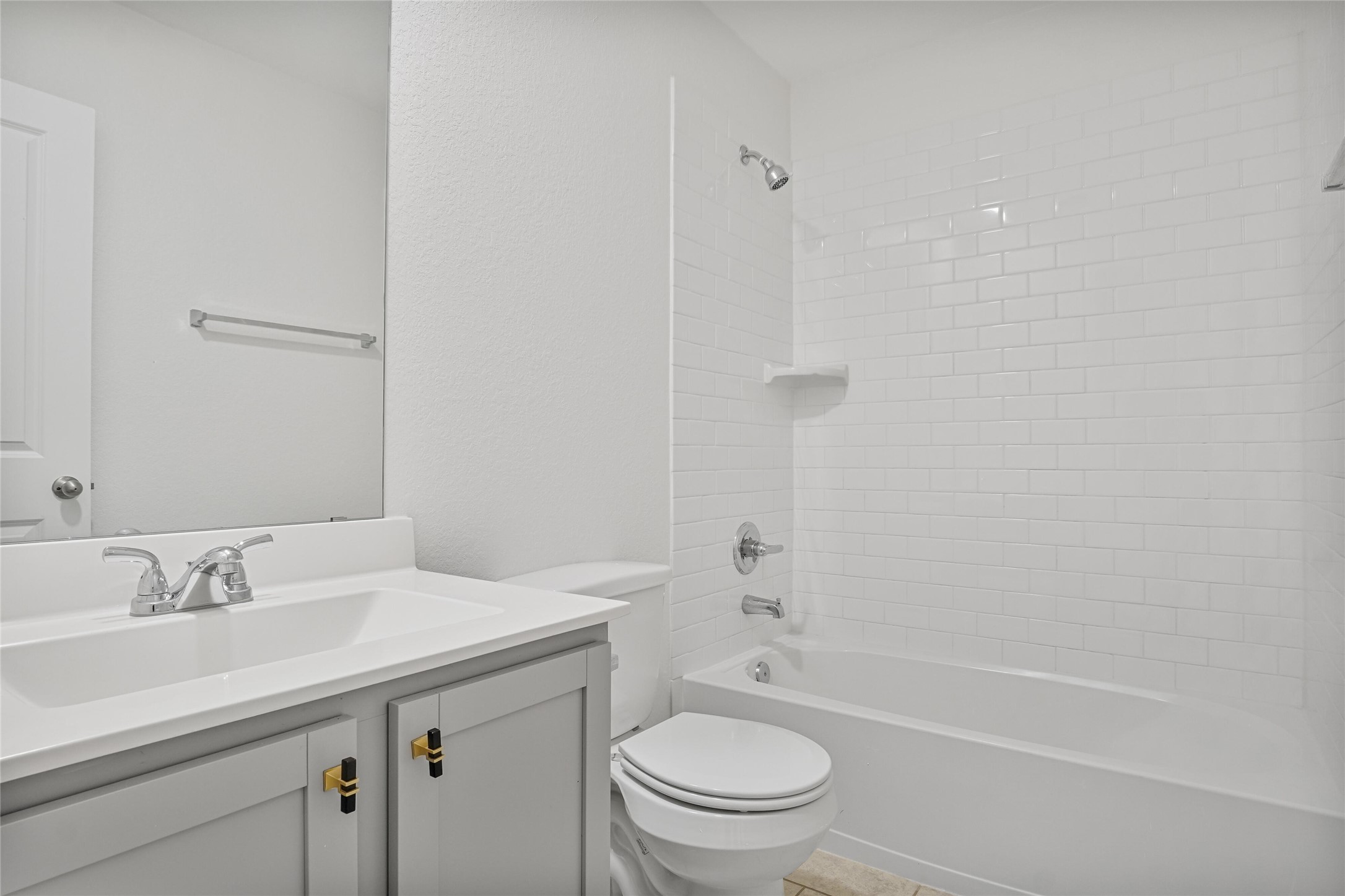10511 Kings River Drive Rosharon, TX 77583 - Photo 19 of 25 a bathroom with a sink a toilet and shower