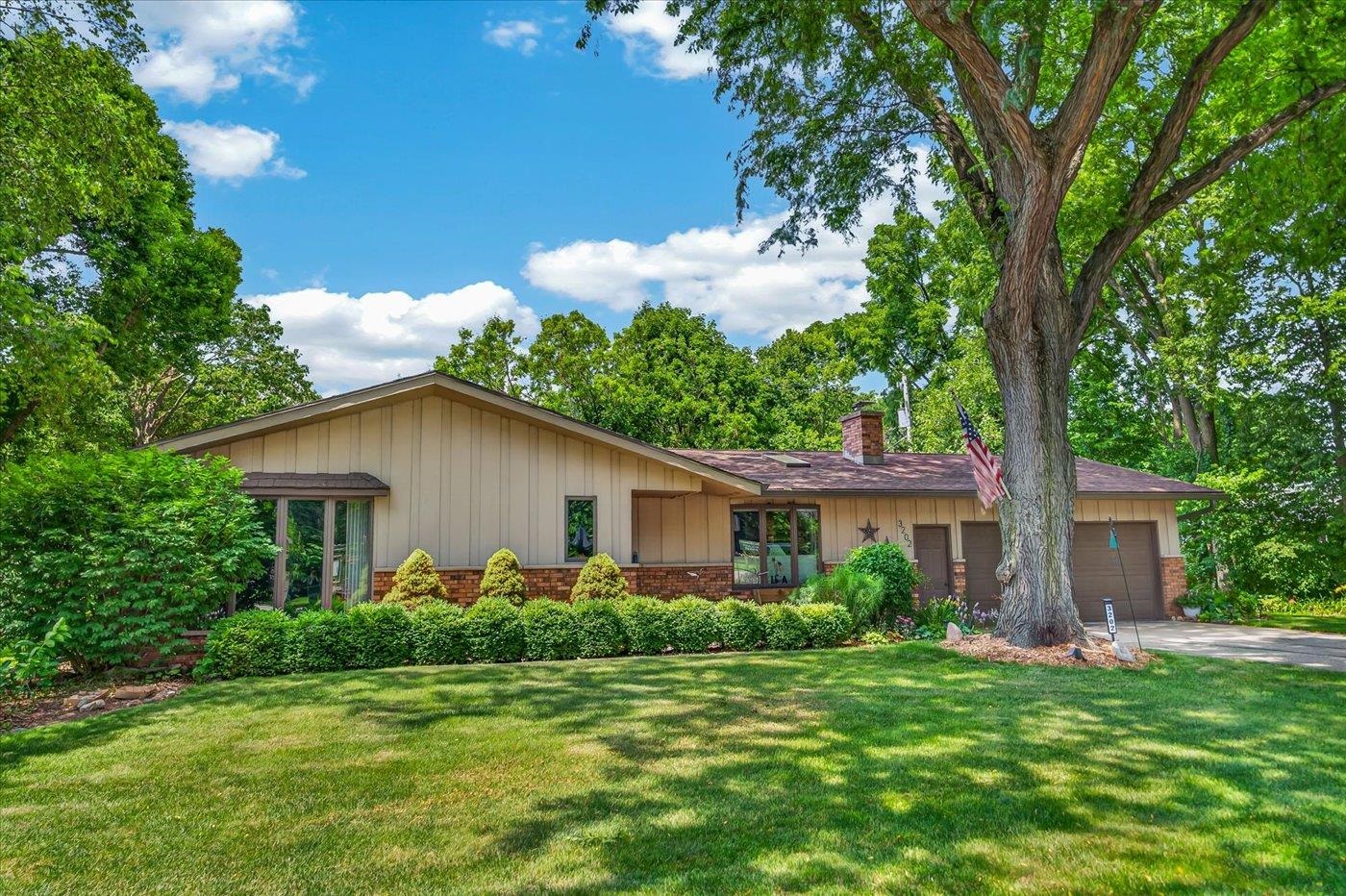 3202 Coventry Trail Madison, WI 53713 - Photo 3 of 39