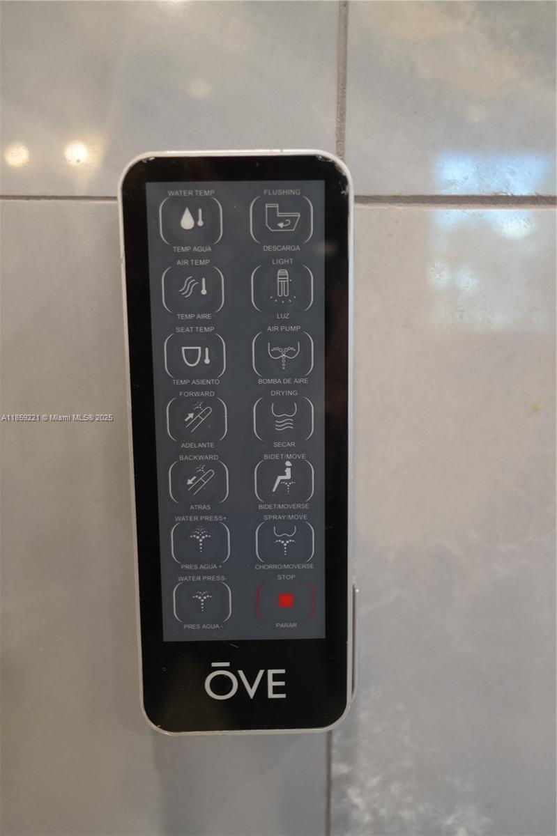 524 Northeast 27th Drive Wilton Manors, FL 33334 - Photo 70 of 95 a close up of a street sign