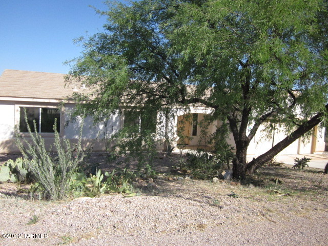 70 Círculo Cortez Rio Rico, AZ 85648 - Photo 4 of 13 a view of a house with a tree