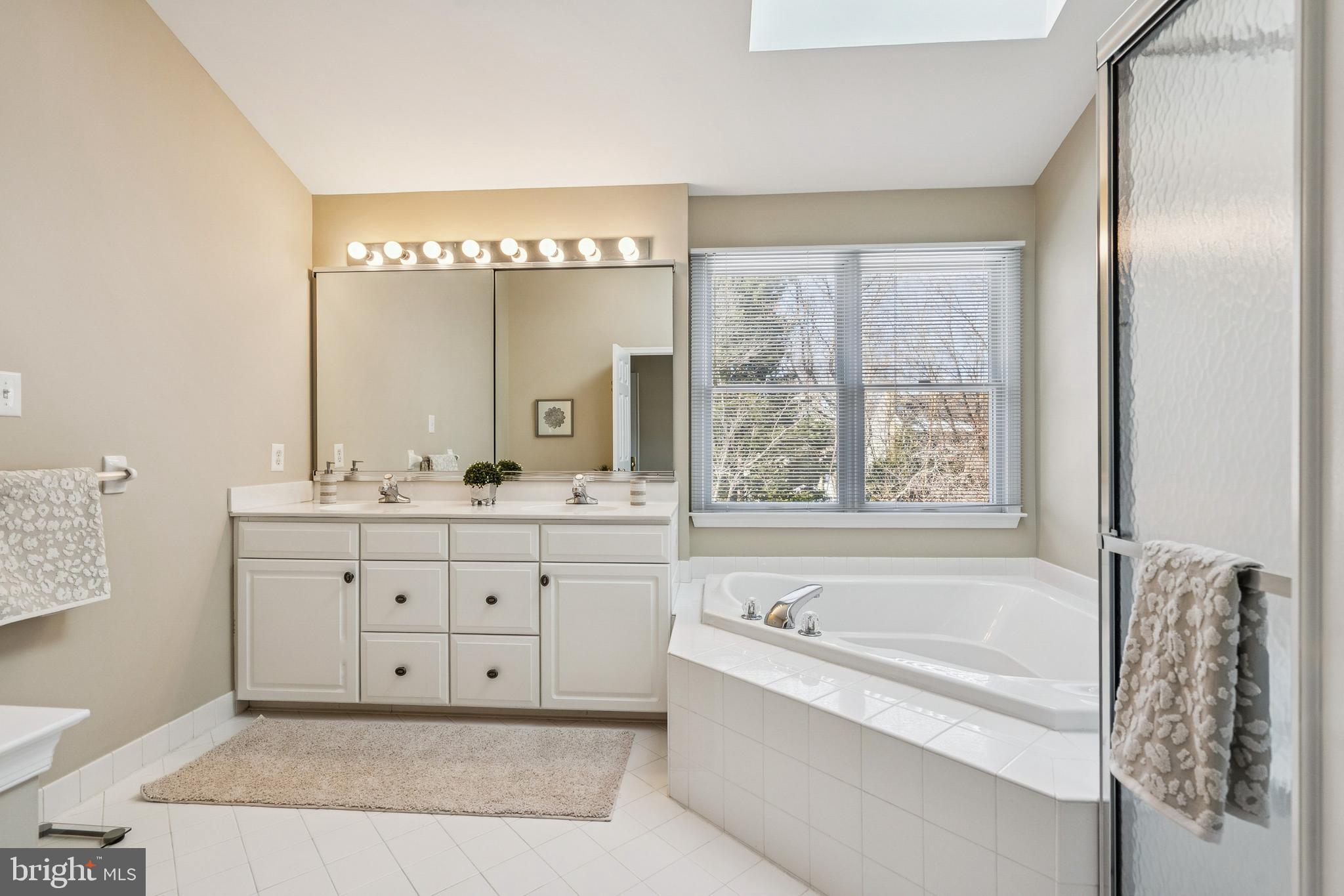 49 Brooks Road Moorestown, NJ 08057 - Photo 18 of 30 Primary Bath