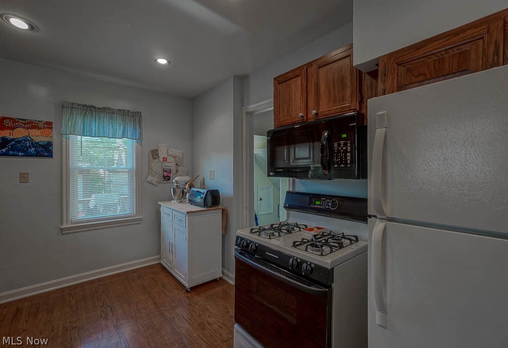 3747 Bainbridge Road Cleveland Heights, OH 44118 - Photo 6 of 23 Kitchen Eat-in Area