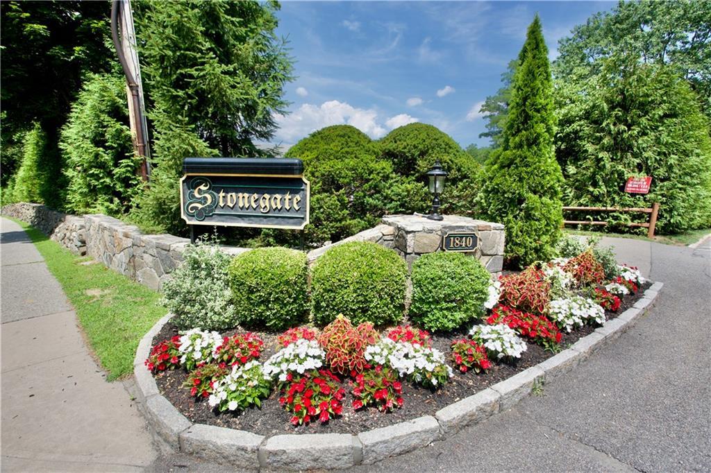 1840 Crompond Road, Unit 9C5 Peekskill, NY 10566 - Photo 1 of 1 View of community / neighborhood sign
