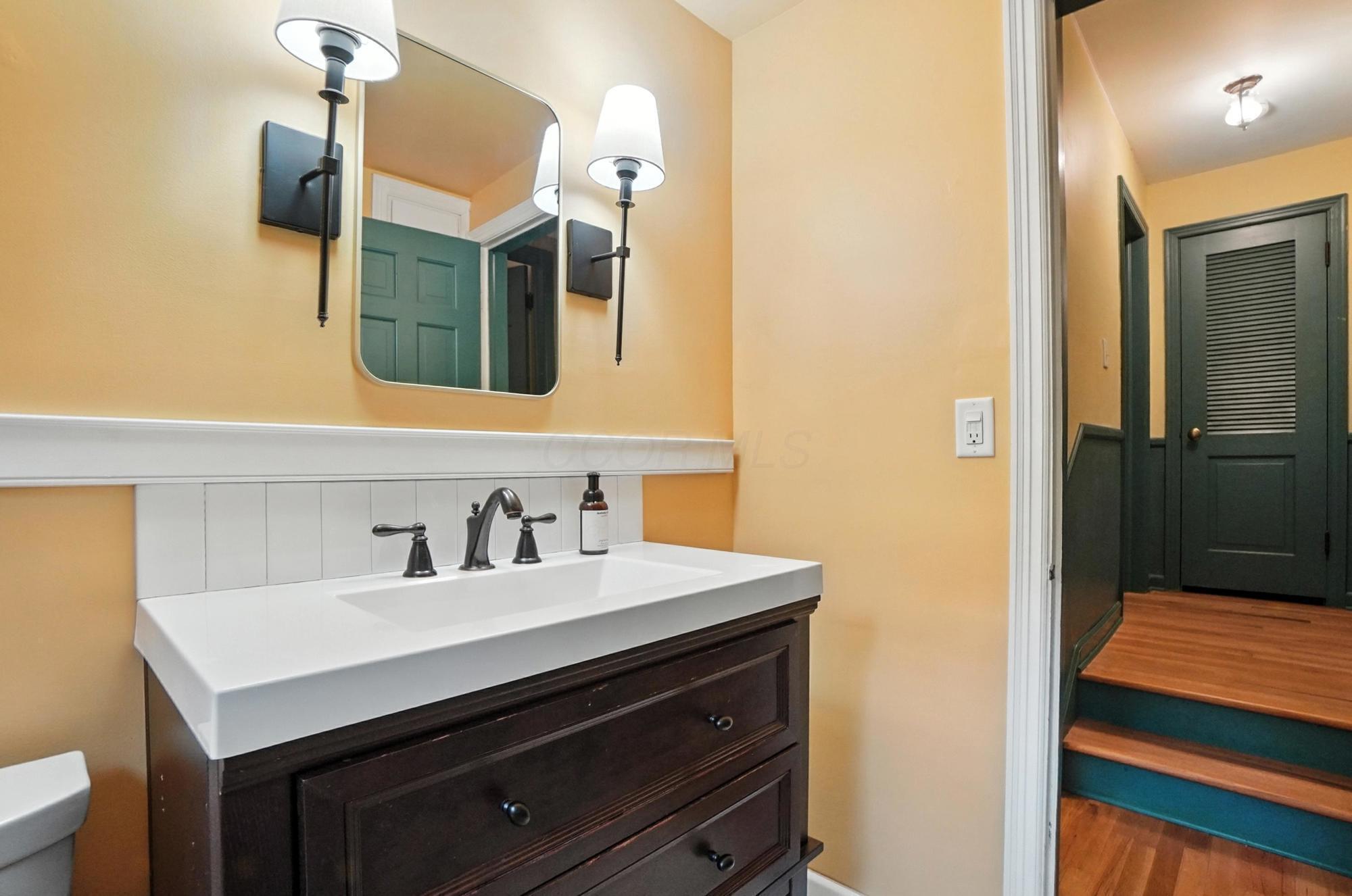 2620 Edgevale Road Columbus, OH 43221 - Photo 36 of 50 036