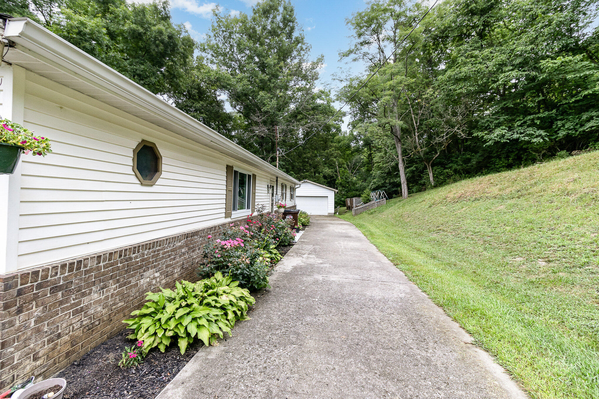 3321 Daniels Road California, KY 41007 - Photo 3 of 26 Gallery Image 3