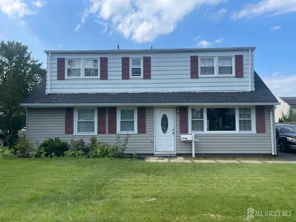 $3,800 | 19 West Francis Street, Iselin, NJ 08830