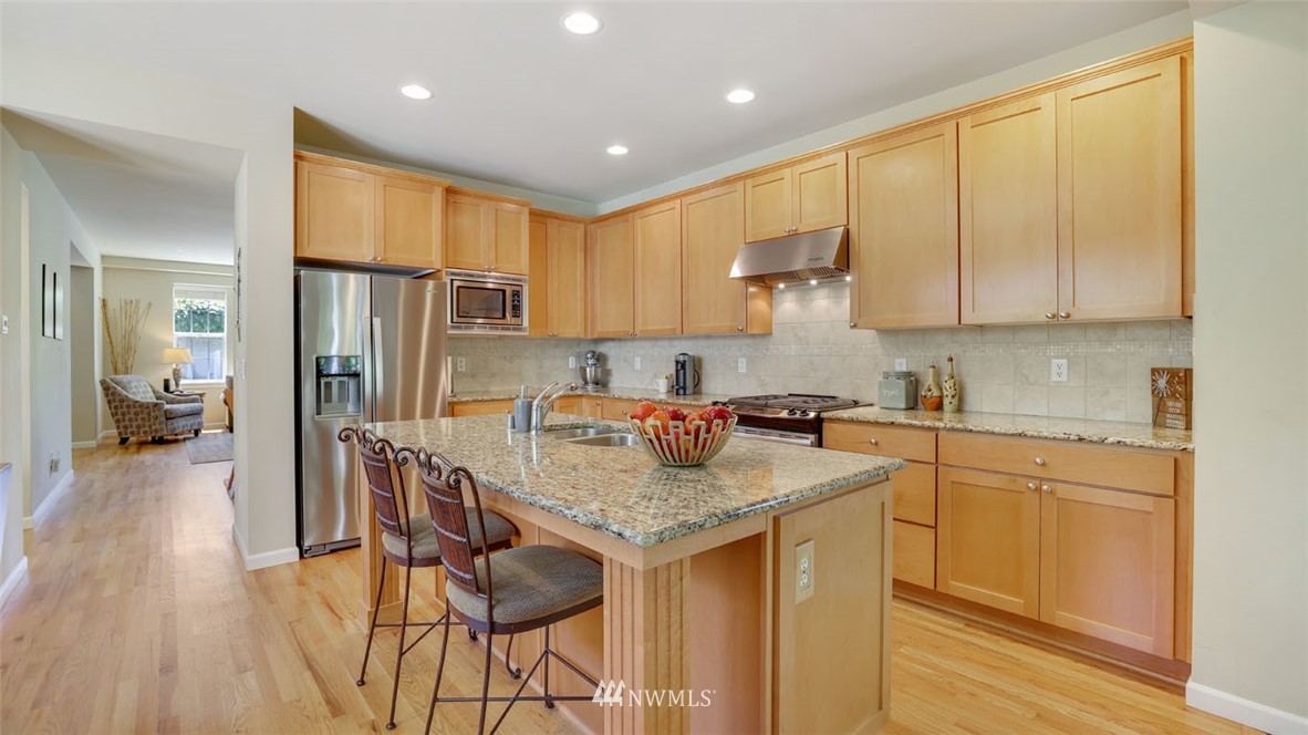 5400 Northeast 6th Court Renton, WA 98059 - Photo 11 of 38 Gallery Image 11