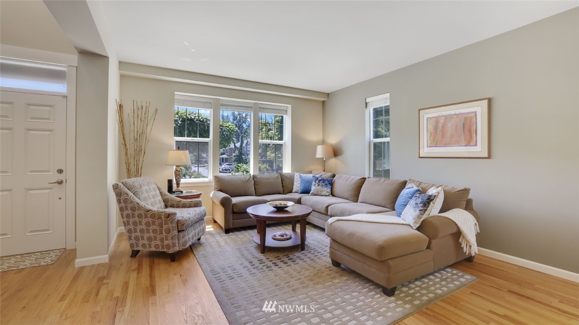 5400 Northeast 6th Court Renton, WA 98059 - Photo 6 of 38 Gallery Image 6