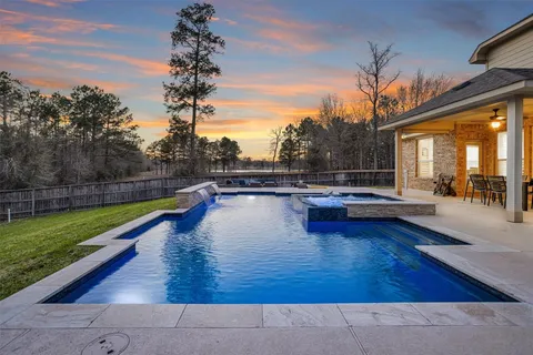 $560,000 | 251 Soaring Pines Place, Montgomery, TX 77316