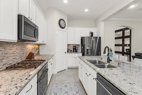 $560,000 | 251 Soaring Pines Place, Montgomery, TX 77316