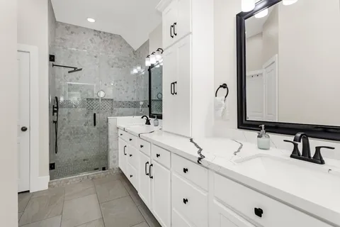 $560,000 | 251 Soaring Pines Place, Montgomery, TX 77316