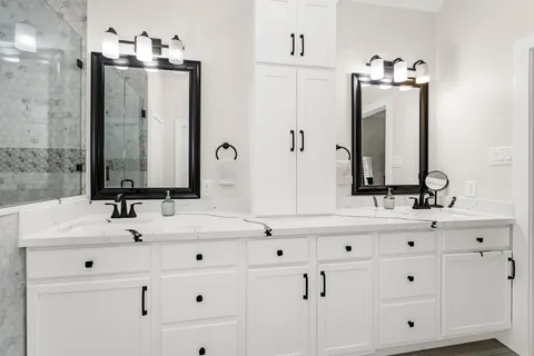 $560,000 | 251 Soaring Pines Place, Montgomery, TX 77316