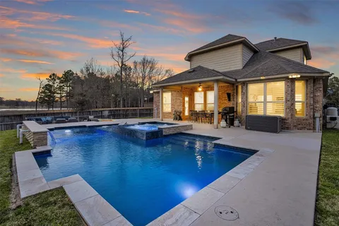 $560,000 | 251 Soaring Pines Place, Montgomery, TX 77316