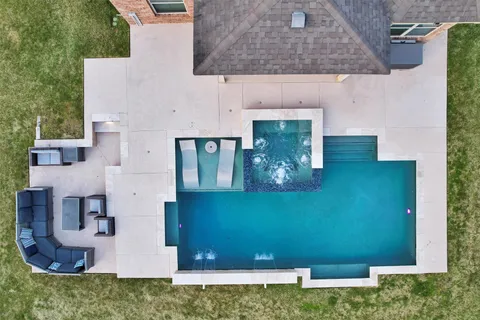 $560,000 | 251 Soaring Pines Place, Montgomery, TX 77316