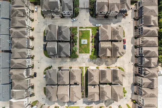 a picture of a table and chairs in the patio