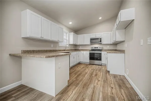 $314,500 | 614 T-Box Drive, St. Clair, MO 63077