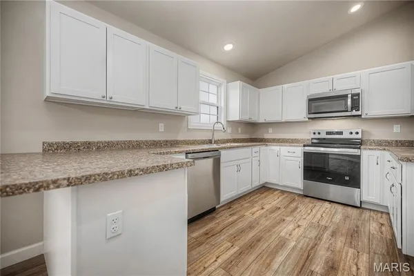 $314,500 | 614 T-Box Drive, St. Clair, MO 63077