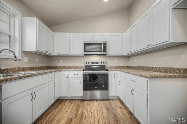 $314,500 | 614 T-Box Drive, St. Clair, MO 63077
