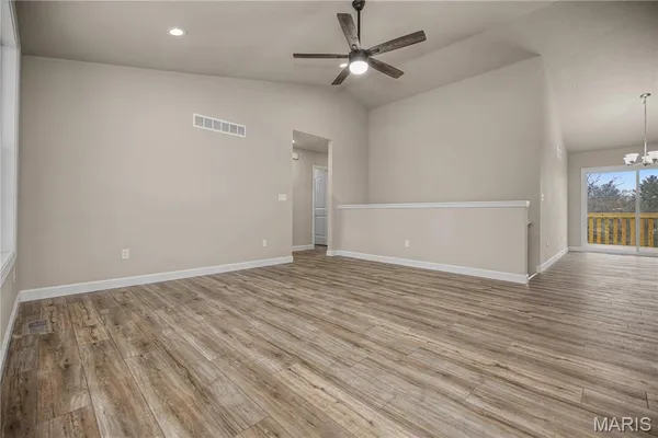 $314,500 | 614 T-Box Drive, St. Clair, MO 63077