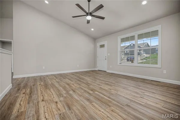 $314,500 | 614 T-Box Drive, St. Clair, MO 63077