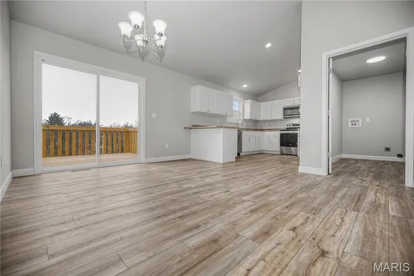 $314,500 | 614 T-Box Drive, St. Clair, MO 63077