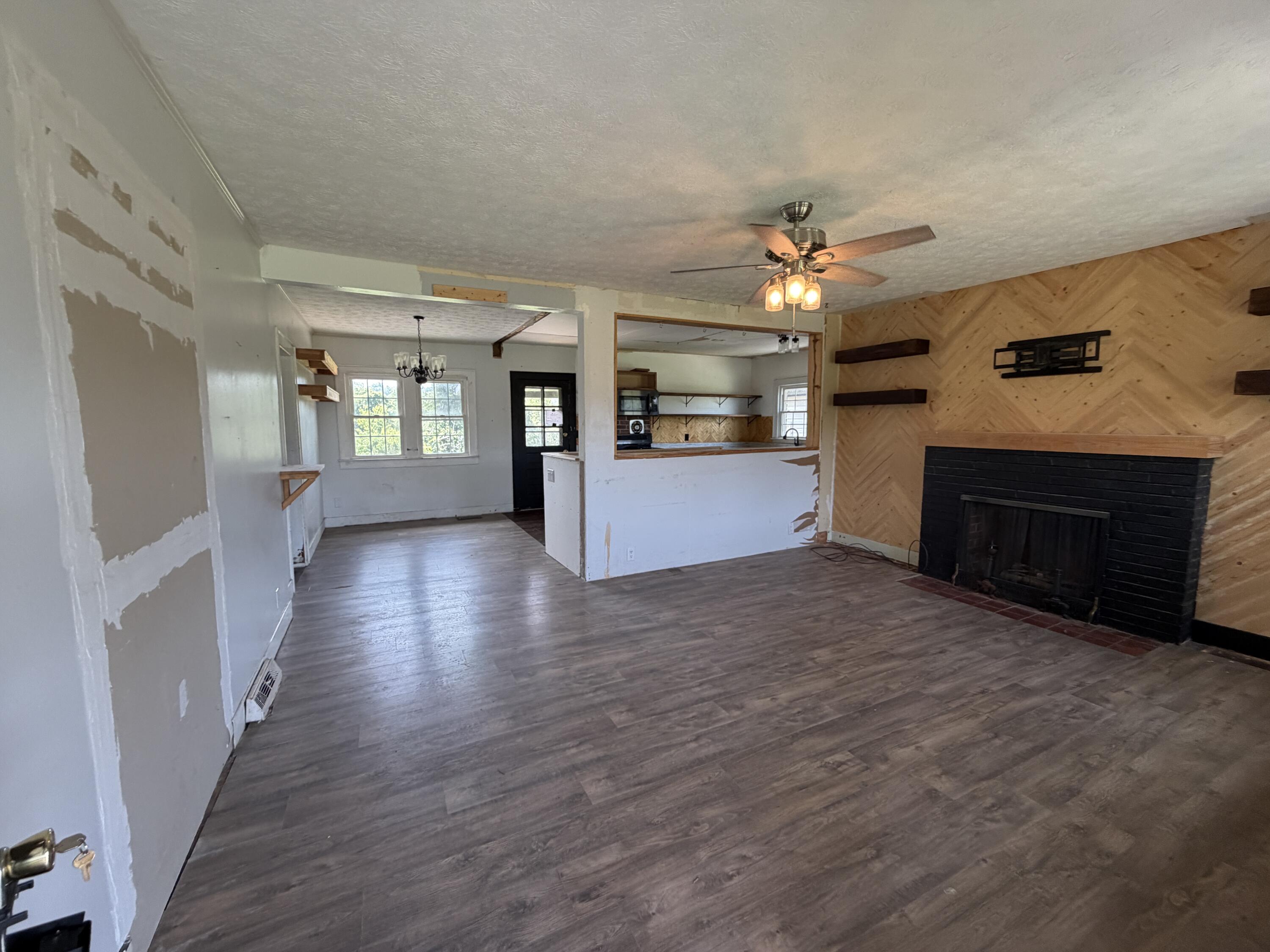 17228 Dawson Road Dawson Springs, KY 42408 - Photo 2 of 12 IMG_7837