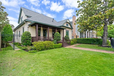 $1,595,000 | 1633 Arlington Street, Houston, TX 77008