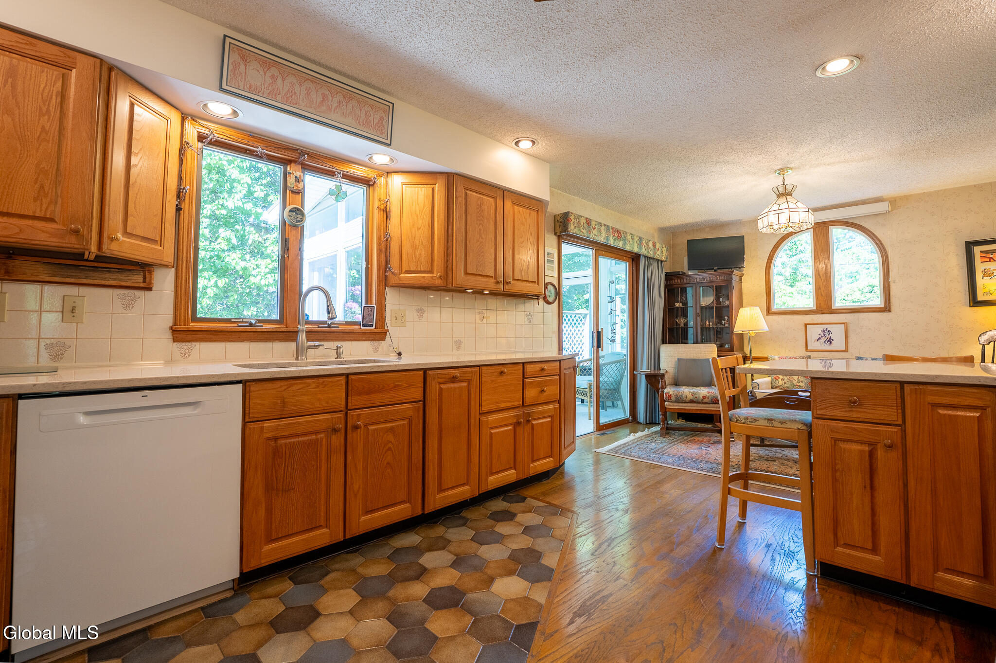 103 Union Avenue Bethlehem, NY 12054 - Photo 10 of 47 10