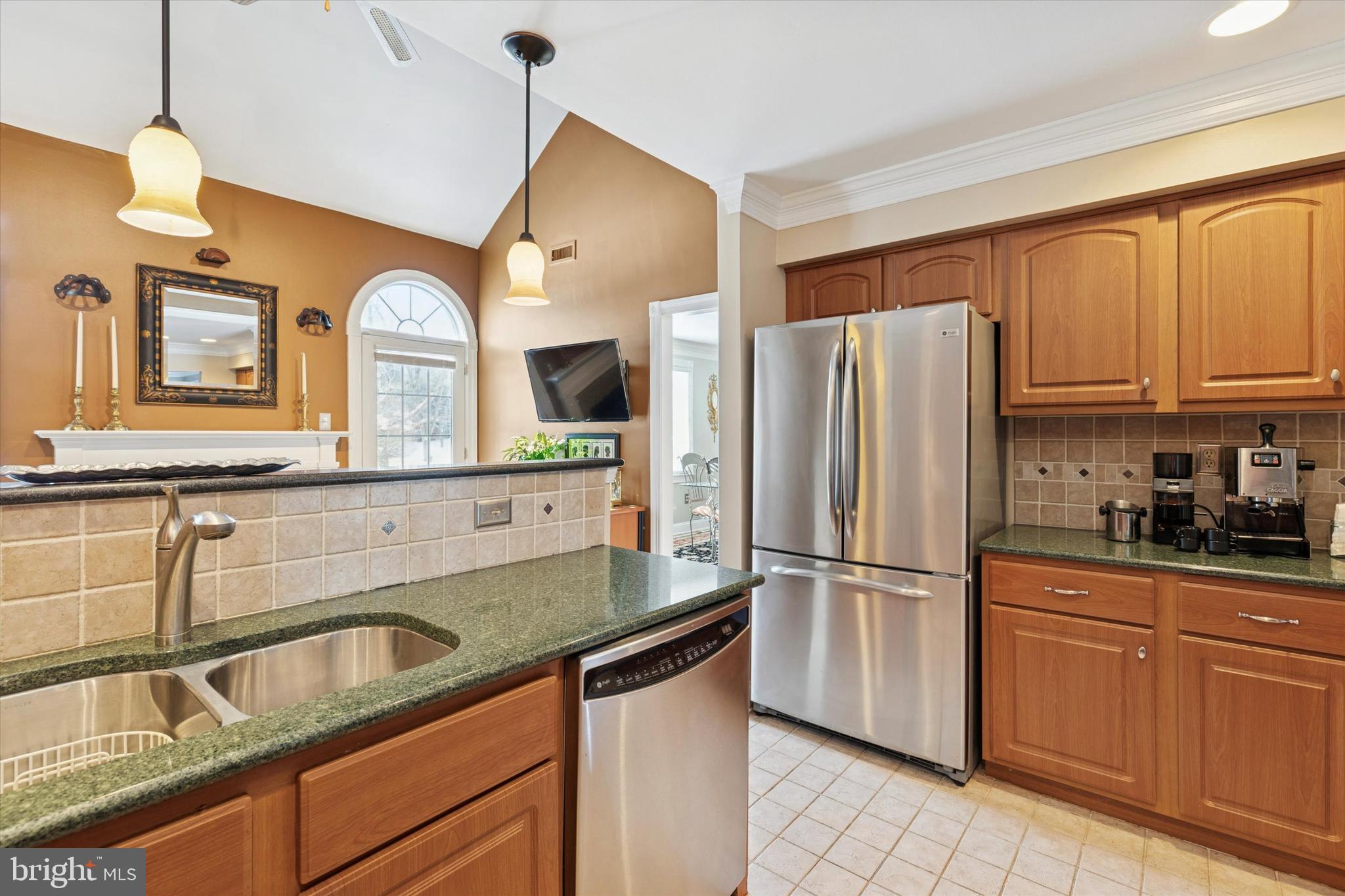 48 Cadwalader Court Ambler, PA 19002 - Photo 7 of 28 Stainless Steel GE Appliances