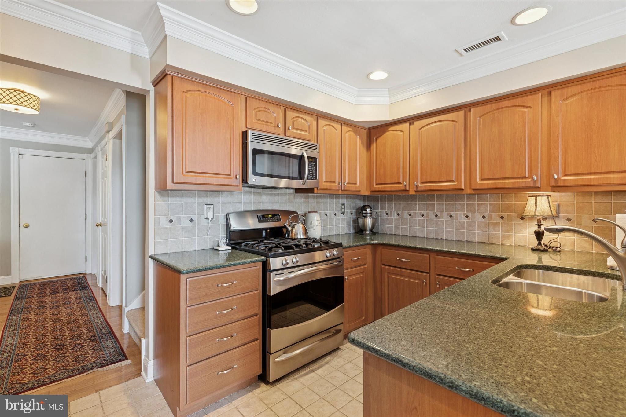 48 Cadwalader Court Ambler, PA 19002 - Photo 8 of 28 Great Layout