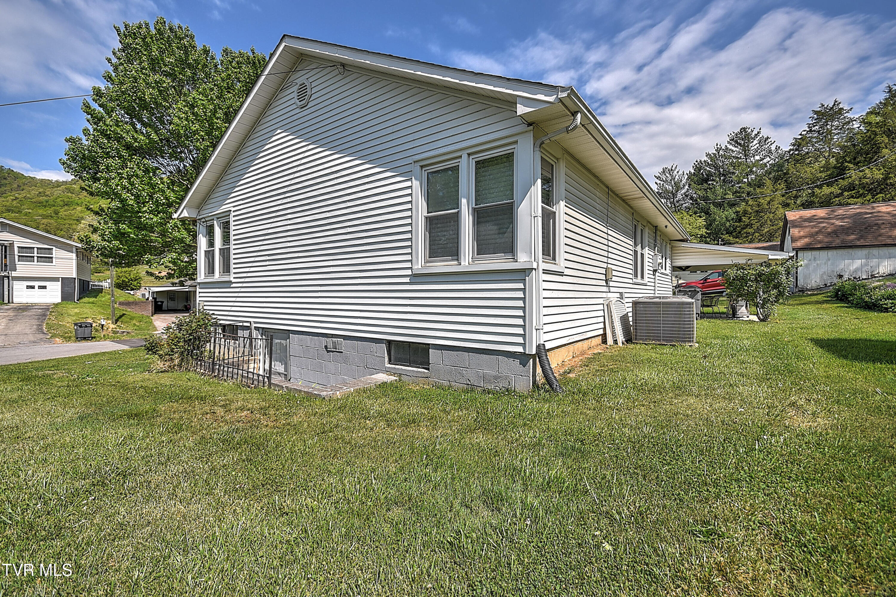 155 Reading Road South Weber City, VA 24290 - Photo 24 of 33 1255 Reading JC-23