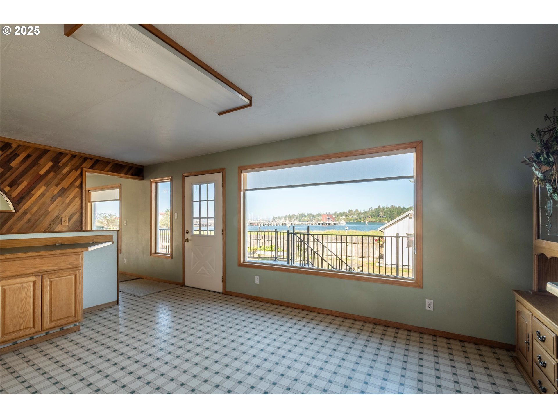 63347 Charleston Road Coos Bay, OR 97420 - Photo 11 of 48 Gallery Image 11