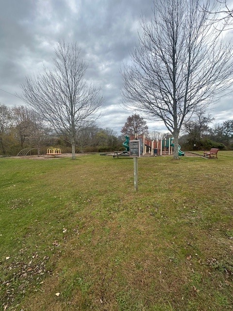 342 Mail Coach Road Portsmouth, RI 02871 - Photo 21 of 21 Neighborhood playground and dog run on Redwood.