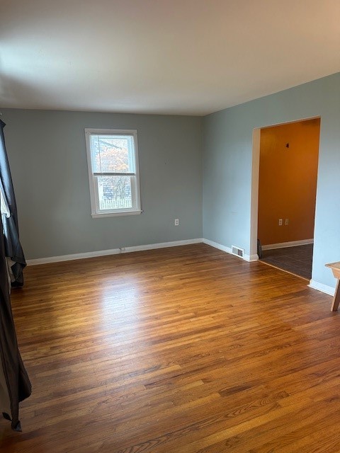 342 Mail Coach Road Portsmouth, RI 02871 - Photo 3 of 21 Living Room