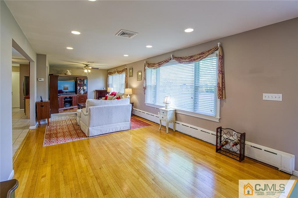 376 Old Stage Road East Brunswick, NJ 08816 - Photo 19 of 53 Gallery Image 19