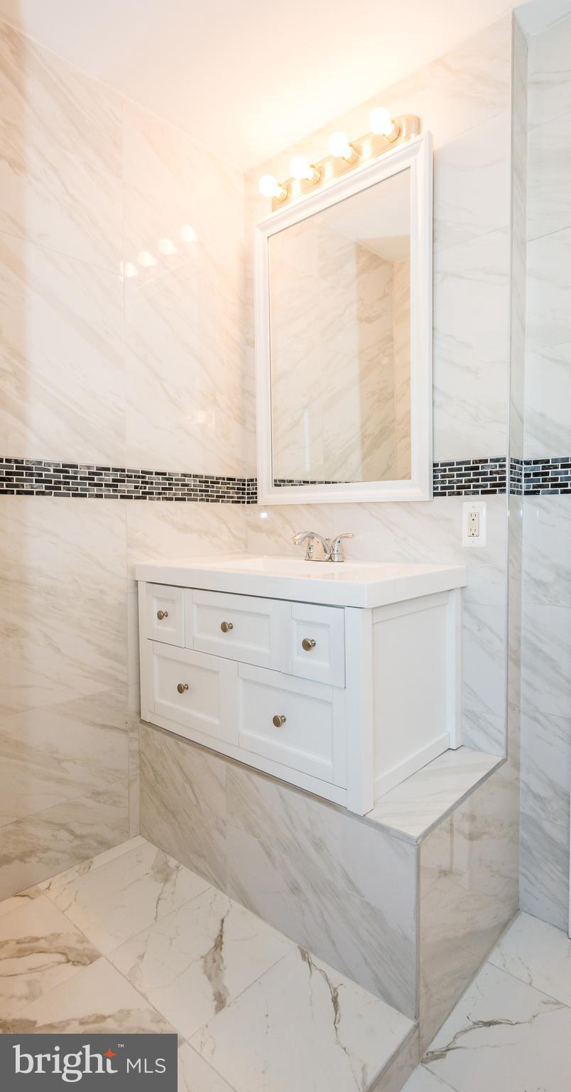 4017 Bareva Road Baltimore, MD 21215 - Photo 19 of 34 Full Bathroom | Upstairs