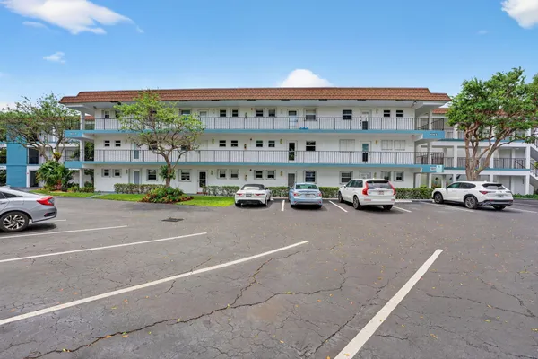 $345,000 | 1501 South Ocean Boulevard, Unit 217, Pompano Beach, FL 33062