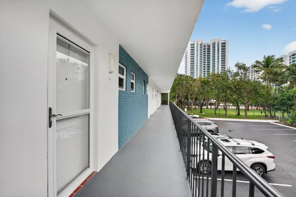 $345,000 | 1501 South Ocean Boulevard, Unit 217, Pompano Beach, FL 33062