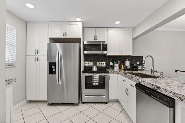 $345,000 | 1501 South Ocean Boulevard, Unit 217, Pompano Beach, FL 33062