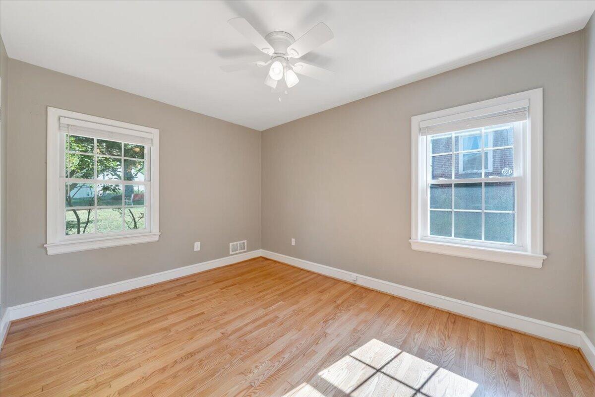 3016 Grandin Road Roanoke, VA 24018 - Photo 21 of 37 21-MIB04767