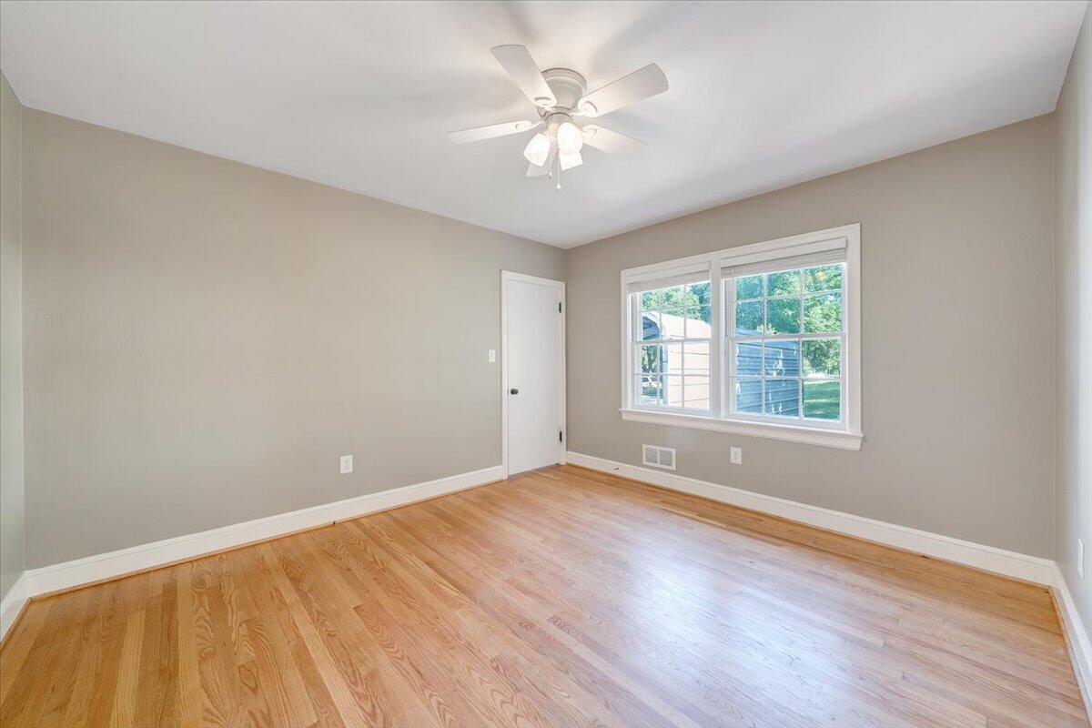 3016 Grandin Road Roanoke, VA 24018 - Photo 25 of 37 24-MIB04785
