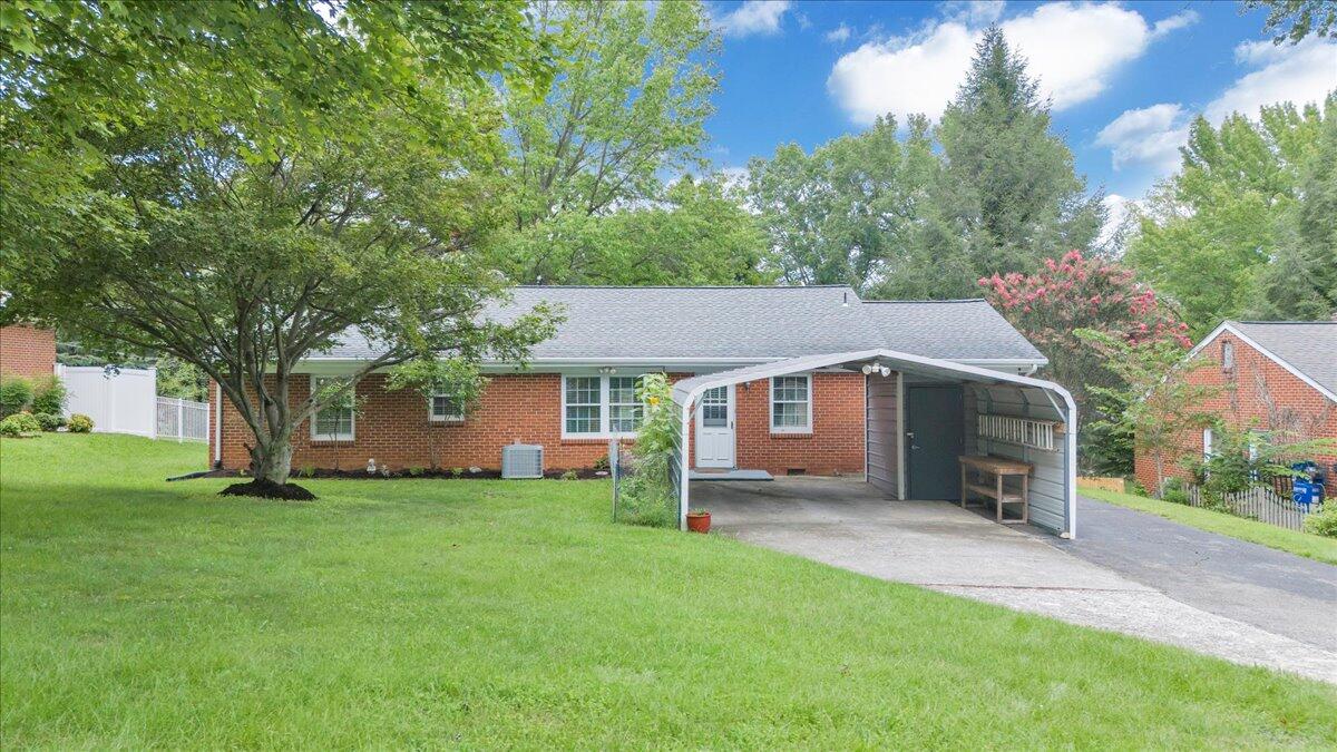 3016 Grandin Road Roanoke, VA 24018 - Photo 35 of 37 40-DJI_20250805125735_0001_D