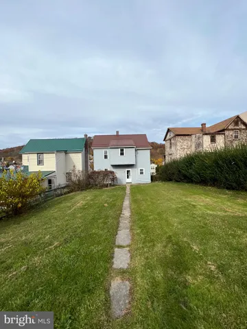 $750 | 906 Lemon Street, Johnstown, PA 15902